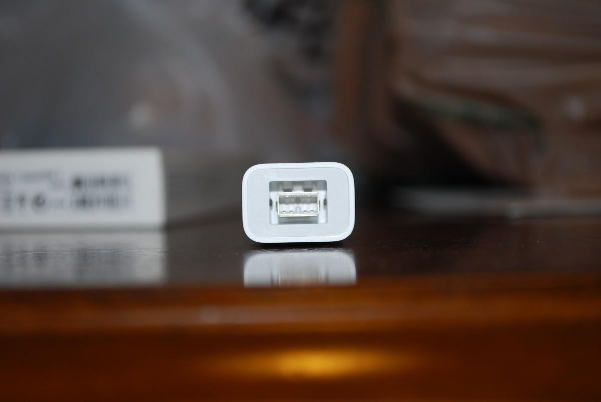 Unboxing: Apple Thunderbolt to FireWire Adapter Cable